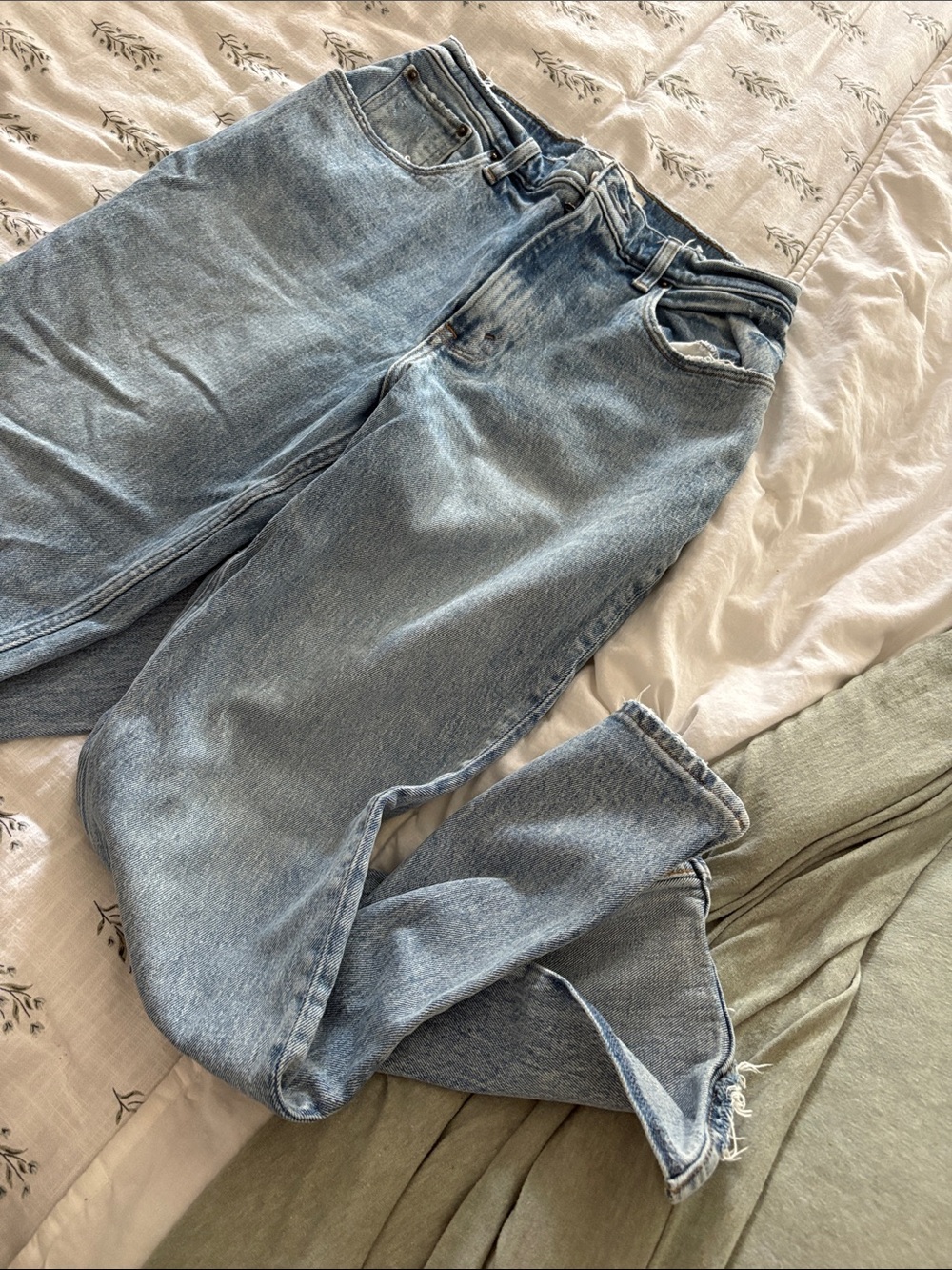 Abercrombie & Fitch 90’s Straight Ultra High Rise Denim Jeans - Curve Love